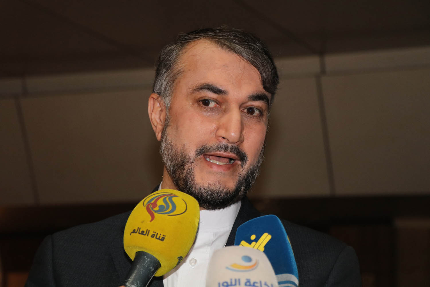 عبد اللهيان زار ضريحي القائدين مغنية وبدر الدين